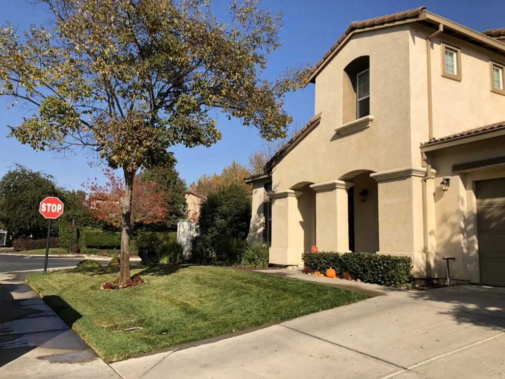 Custom garden landscaping in Stockton, CA - Brookstone