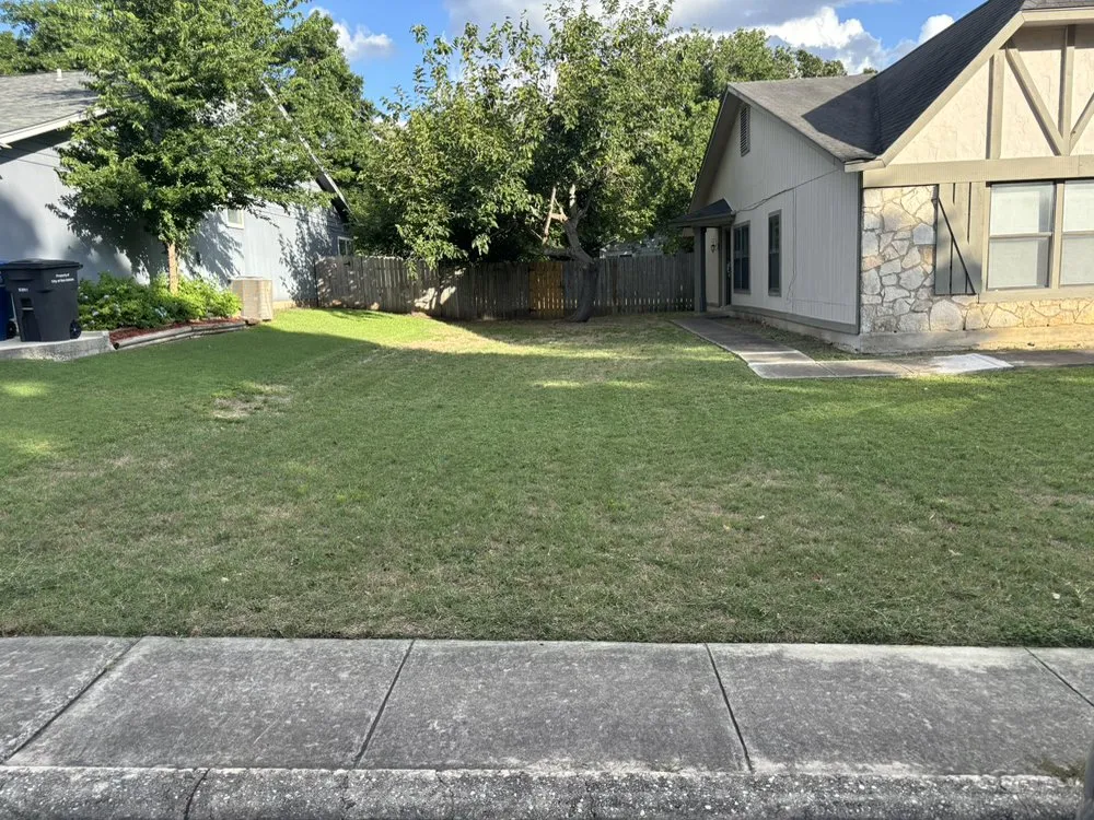 Top-rated yard cleanup service in Converse, TX - Broome’s Lawn Care