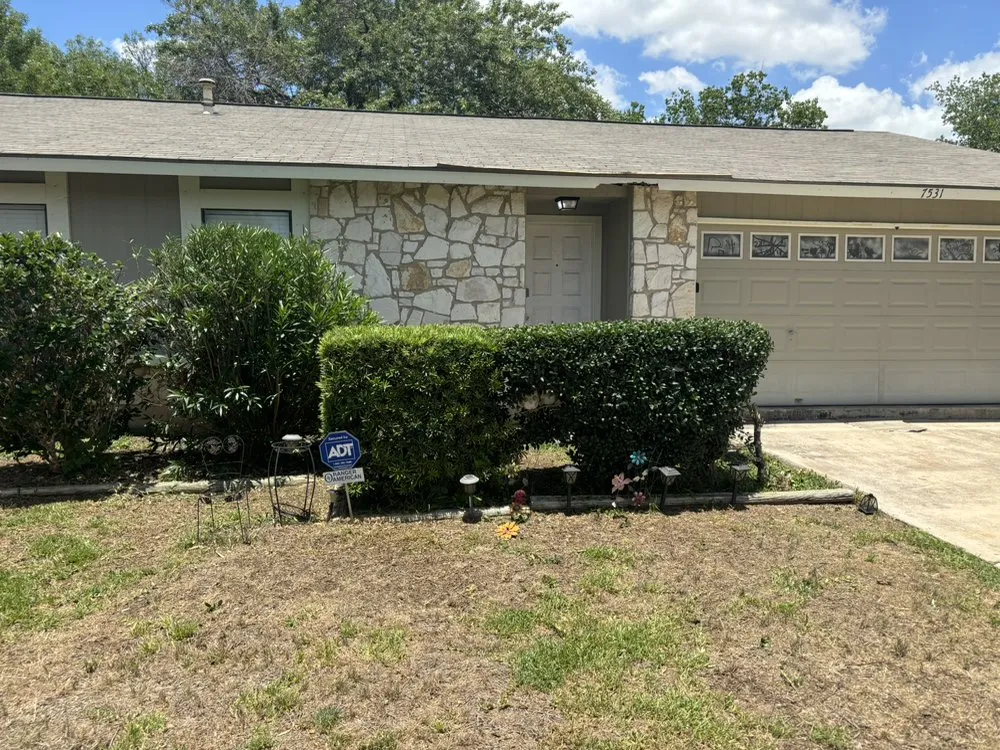 Local garden landscaping in Converse, TX by Broome’s Lawn Care