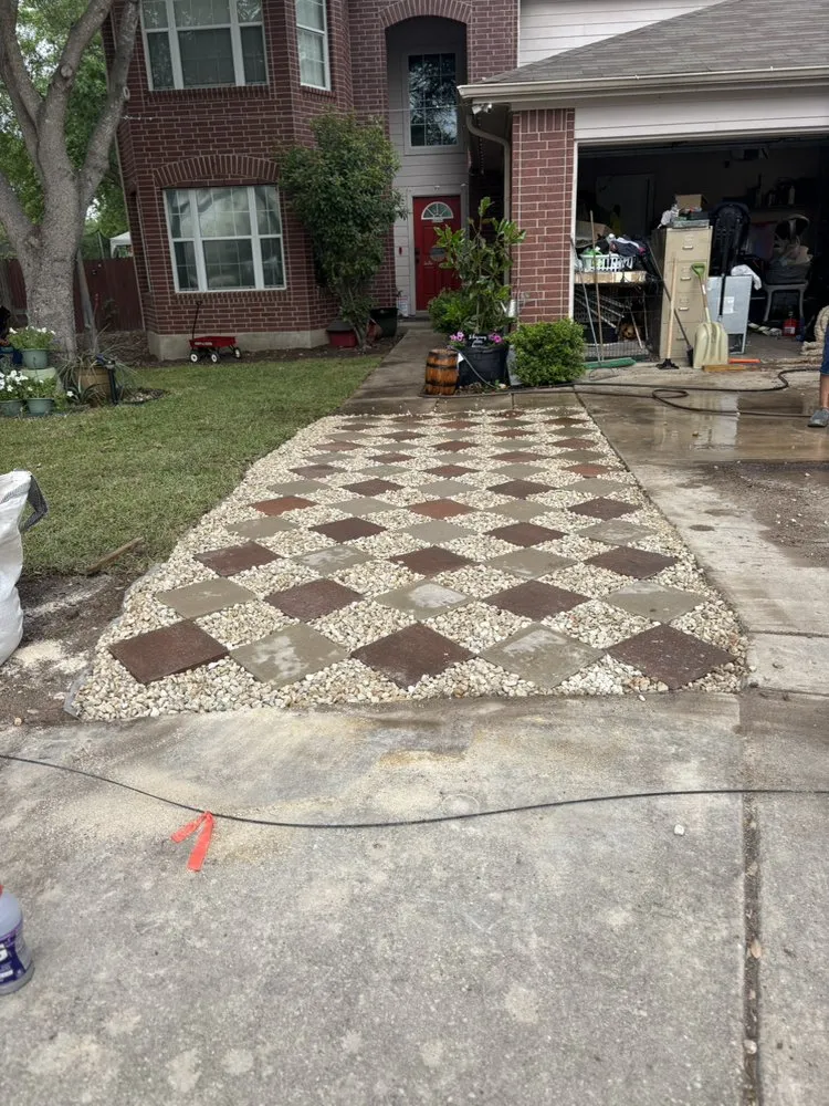 Local yard cleanup service in Converse, TX - Broome’s Lawn Care