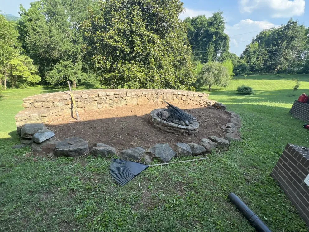 Custom lawn care service for year-round maintenance in Knoxville, TN by Bro’s Lawn Service