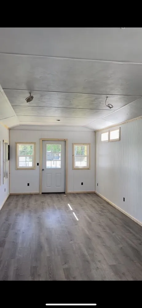 Professional yard cleanup service for homes in Lake City, FL by Broshar Unlimited