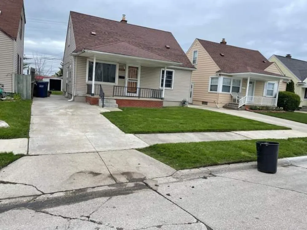 Custom yard maintenance near you across Taylor, MI - Brothas In Business