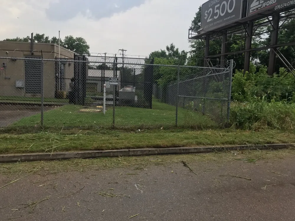 Local lawn mowing service experts serving Memphis, TN - Brother Lawn Care & Landscaping