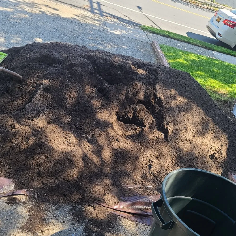 Local yard maintenance experts serving Staten Island, NY - Brothers & lawns landscaping and maintenance