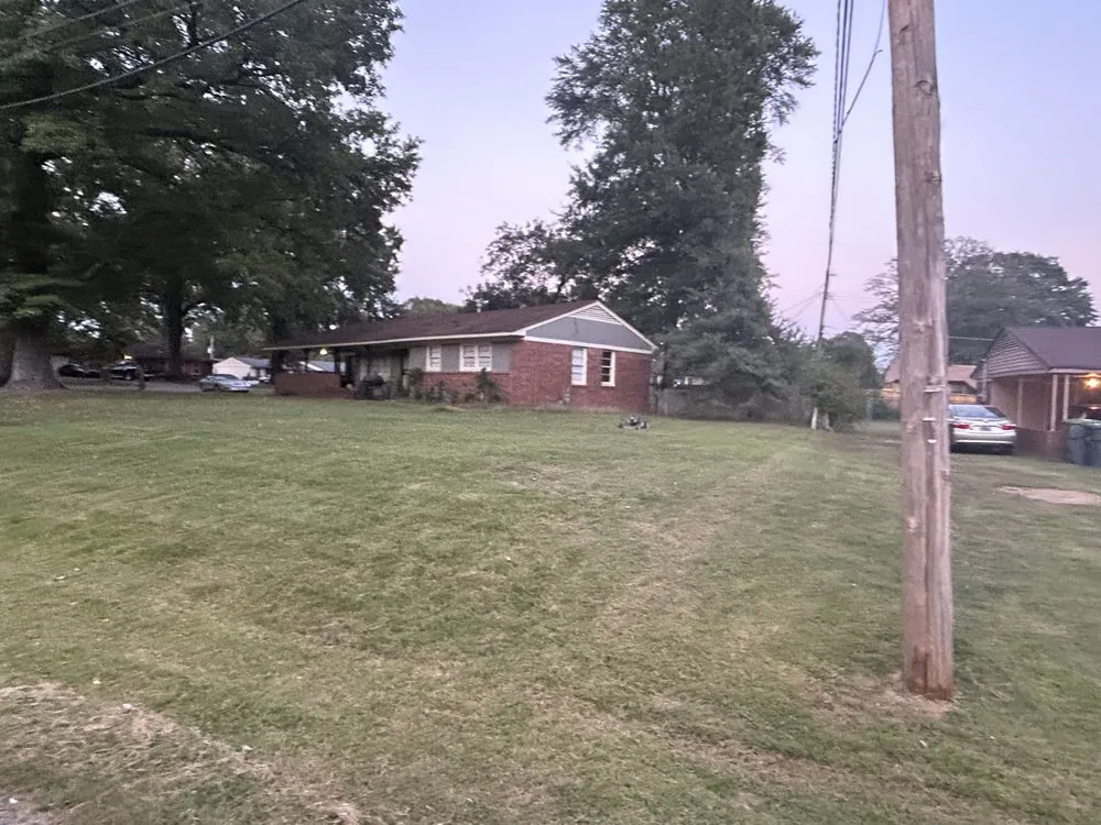 Custom yard maintenance in Memphis, TN by Brothers at Work