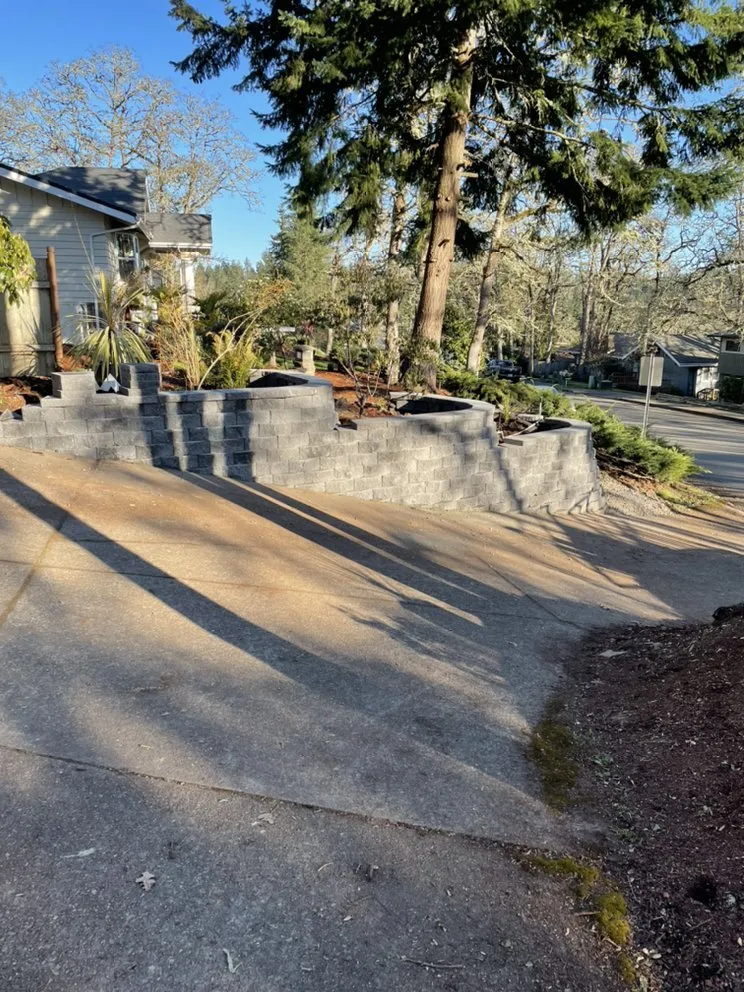 Expert lawn mowing service experts serving Springfield, OR - Brothers Bears Lawn Care