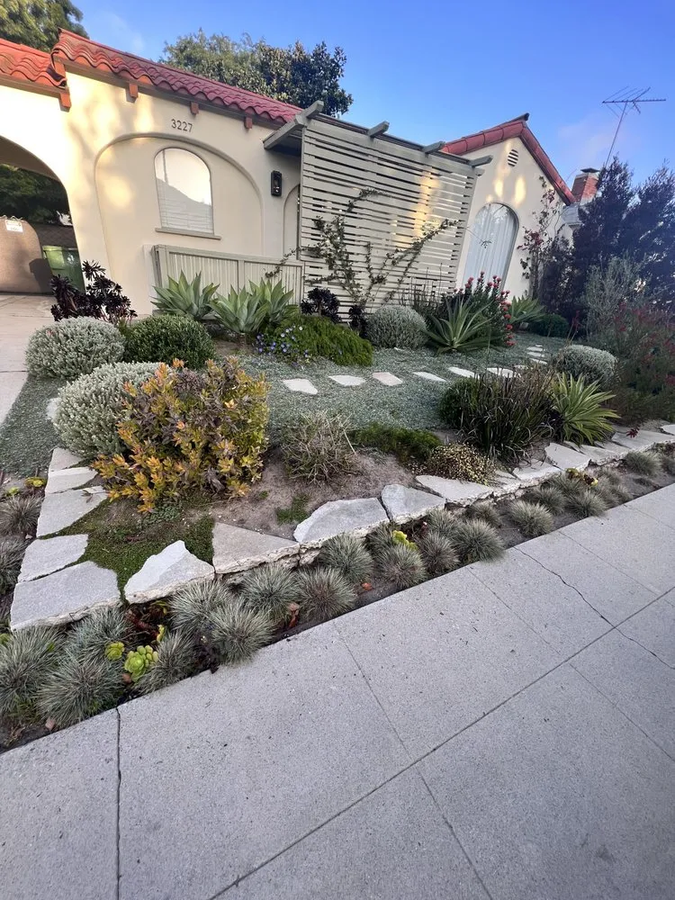 Custom outdoor landscaping in Los Angeles, CA - Brothers Landscaping And Tree Services