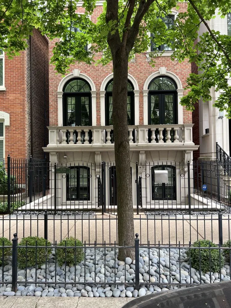 Affordable garden landscaping in Burr Ridge, IL by Brothers Landscaping