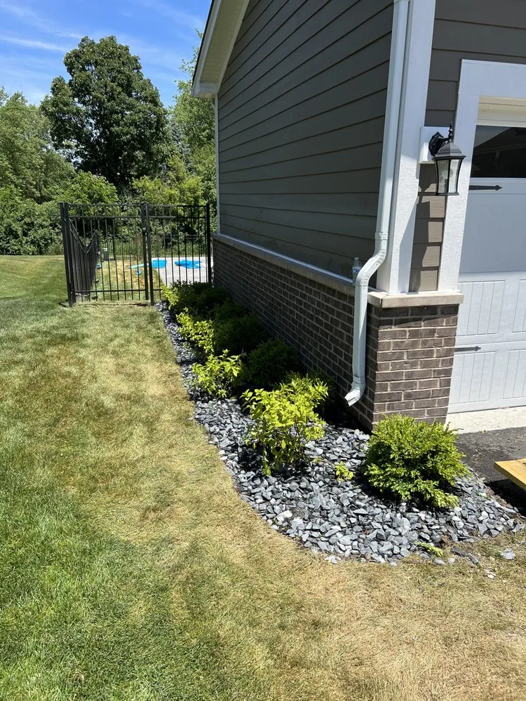 Professional landscaping services in Burr Ridge, IL by Brothers Landscaping