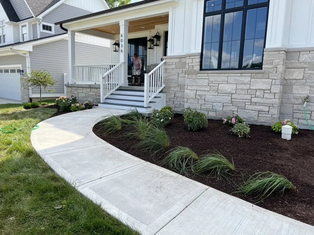 Local yard cleanup service in Burr Ridge, IL by Brothers Landscaping