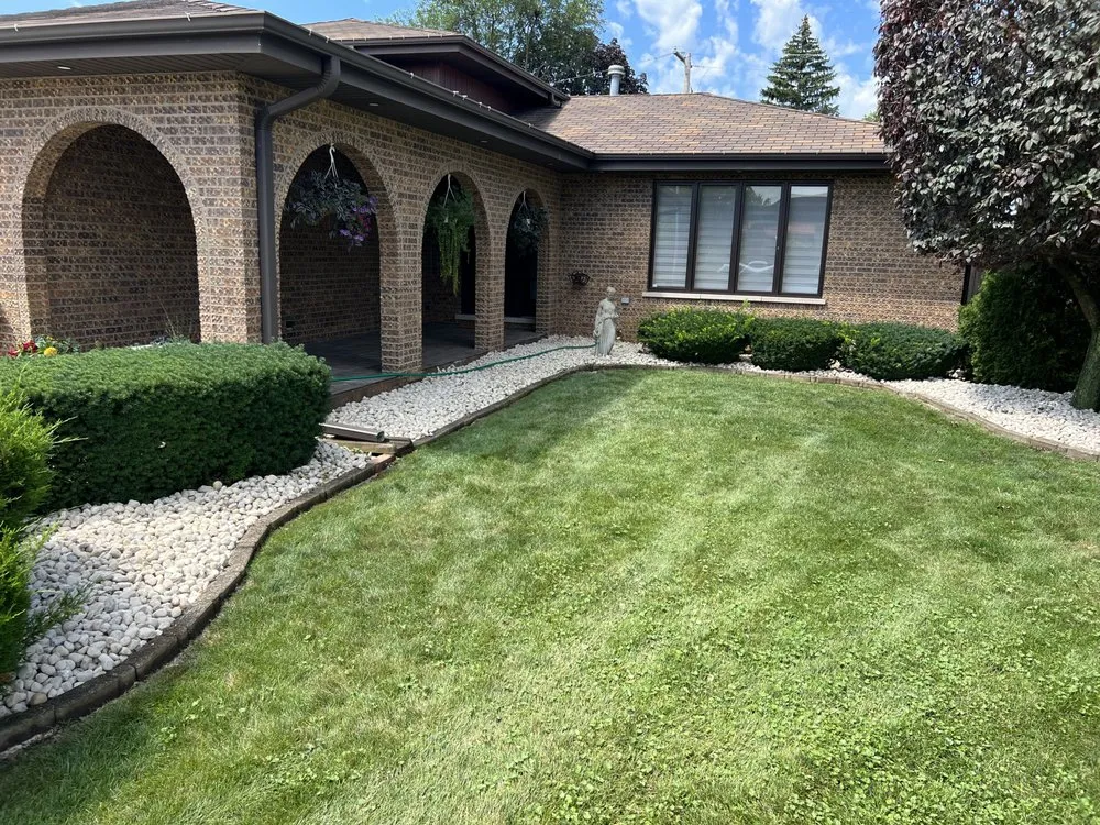 Trusted lawn care service in Burr Ridge, IL by Brothers Landscaping