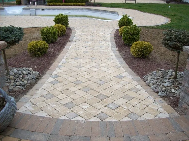 Top-rated garden landscaping in East Freehold, NJ by Brothers Landscaping