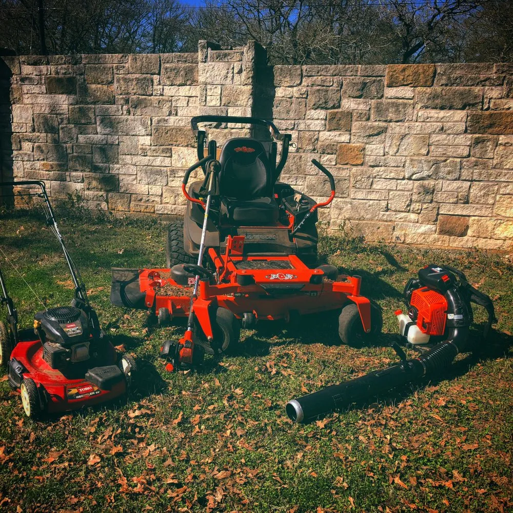 Custom lawn care service experts serving Cedar Creek, TX - Brothers Lawn And Tree