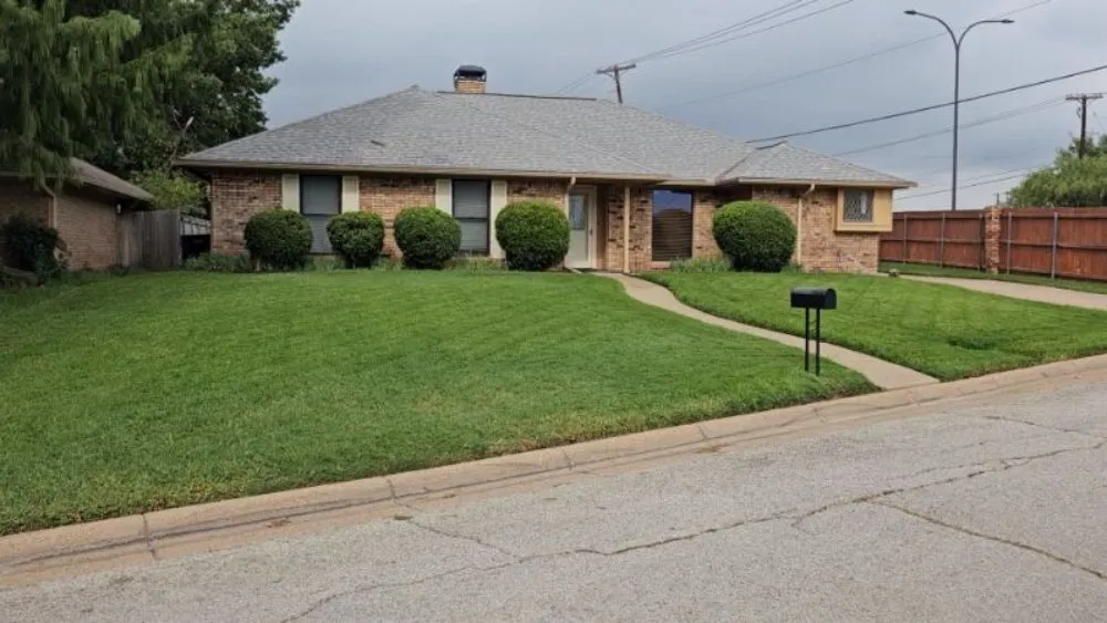 Top-rated yard maintenance for homes in Arlington, TX by Brothers Lawn Care