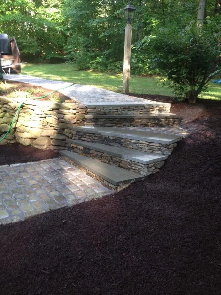 Trusted lawn mowing service experts serving Brookfield, CT - Brothers Outdoor Services