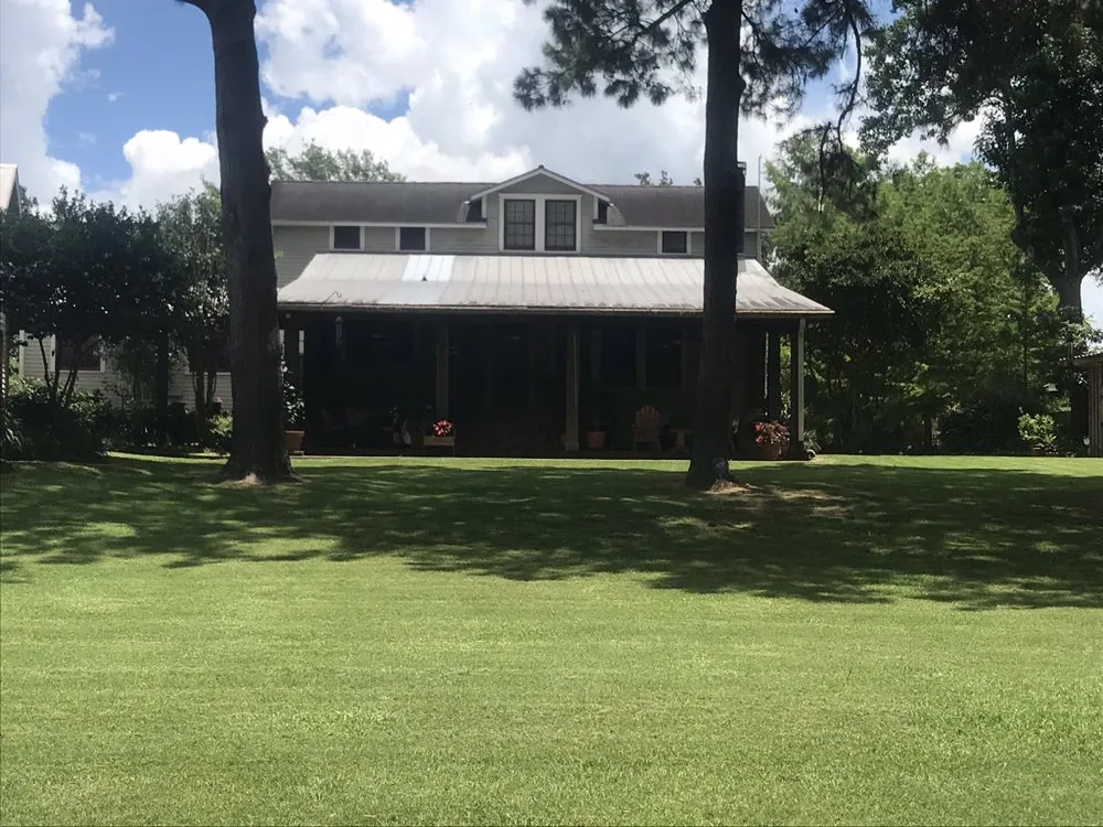 Professional lawn mowing service experts serving Broussard, LA - Broussard Lawn Care