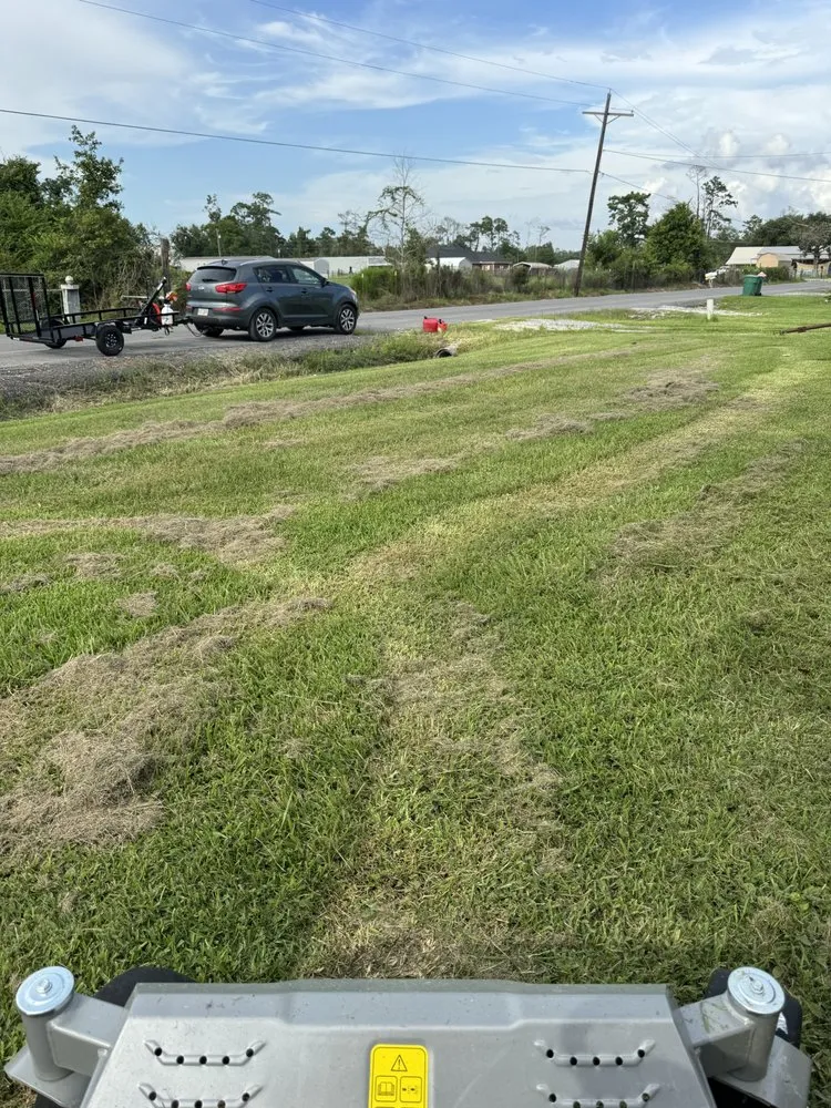 Expert garden landscaping experts serving Westlake, LA - Broussard Lawn Service