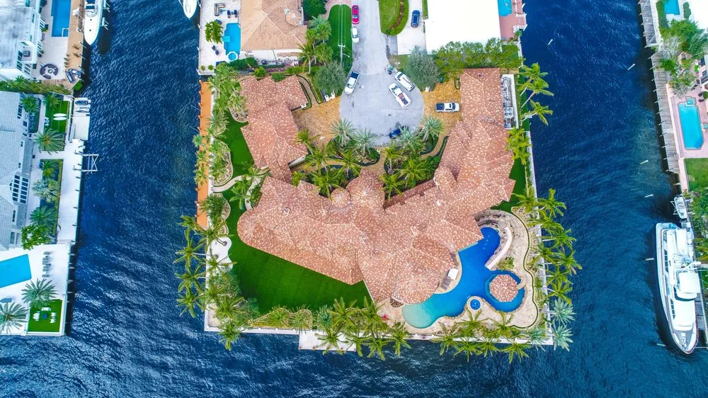 Top-rated lawn care service in Coral Springs, FL by Broward Landscape