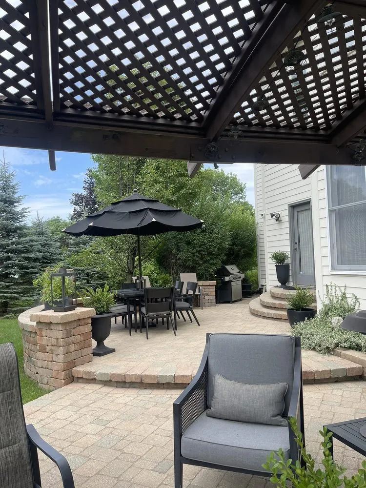 Custom lawn mowing service experts serving Wauconda, IL - Brown Enterprises