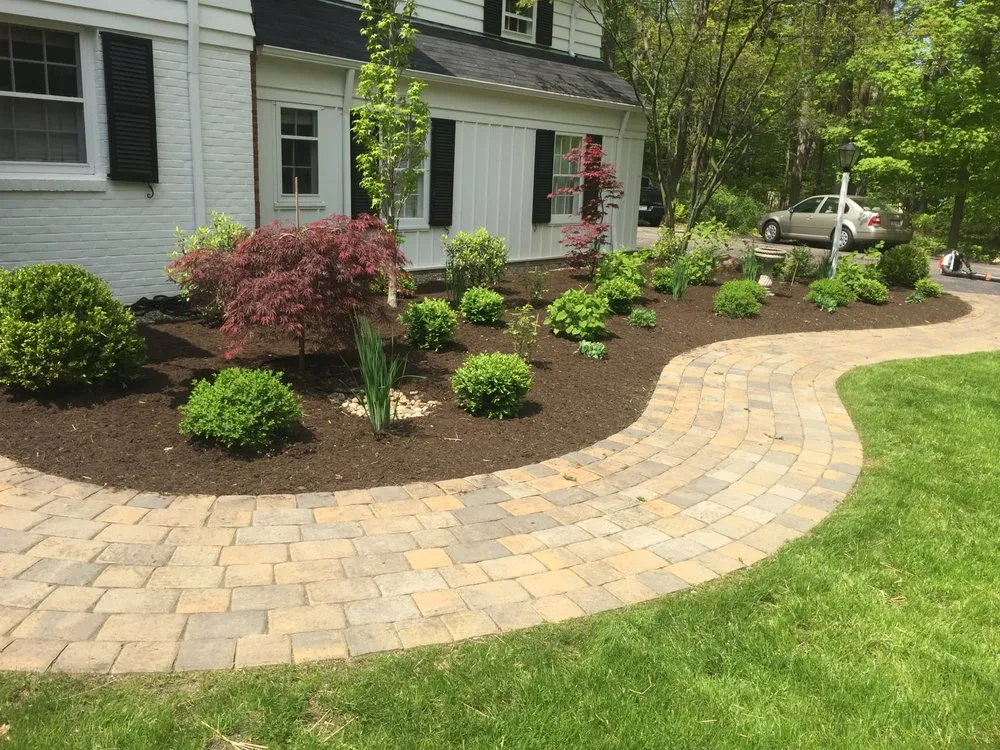 Expert garden landscaping in Richmond Hts, OH by Brown Landscaping
