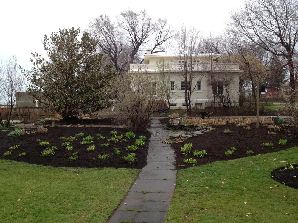 Top-rated lawn mowing service experts serving Richmond Hts, OH - Brown Landscaping