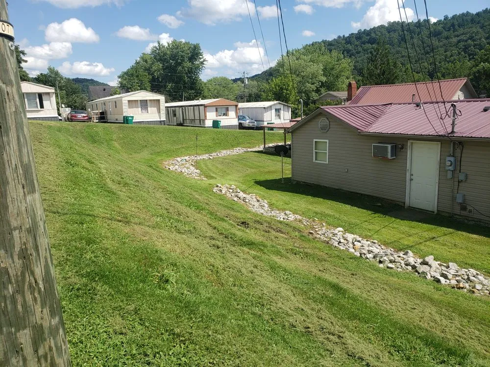 Reliable landscape installation experts serving Stanton, KY - Brown Star Landscaping