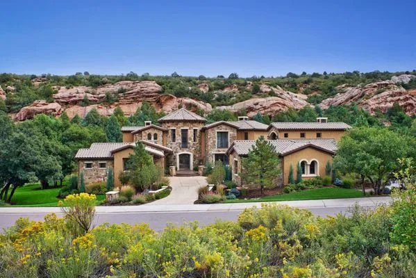 Browne & Associates Logo