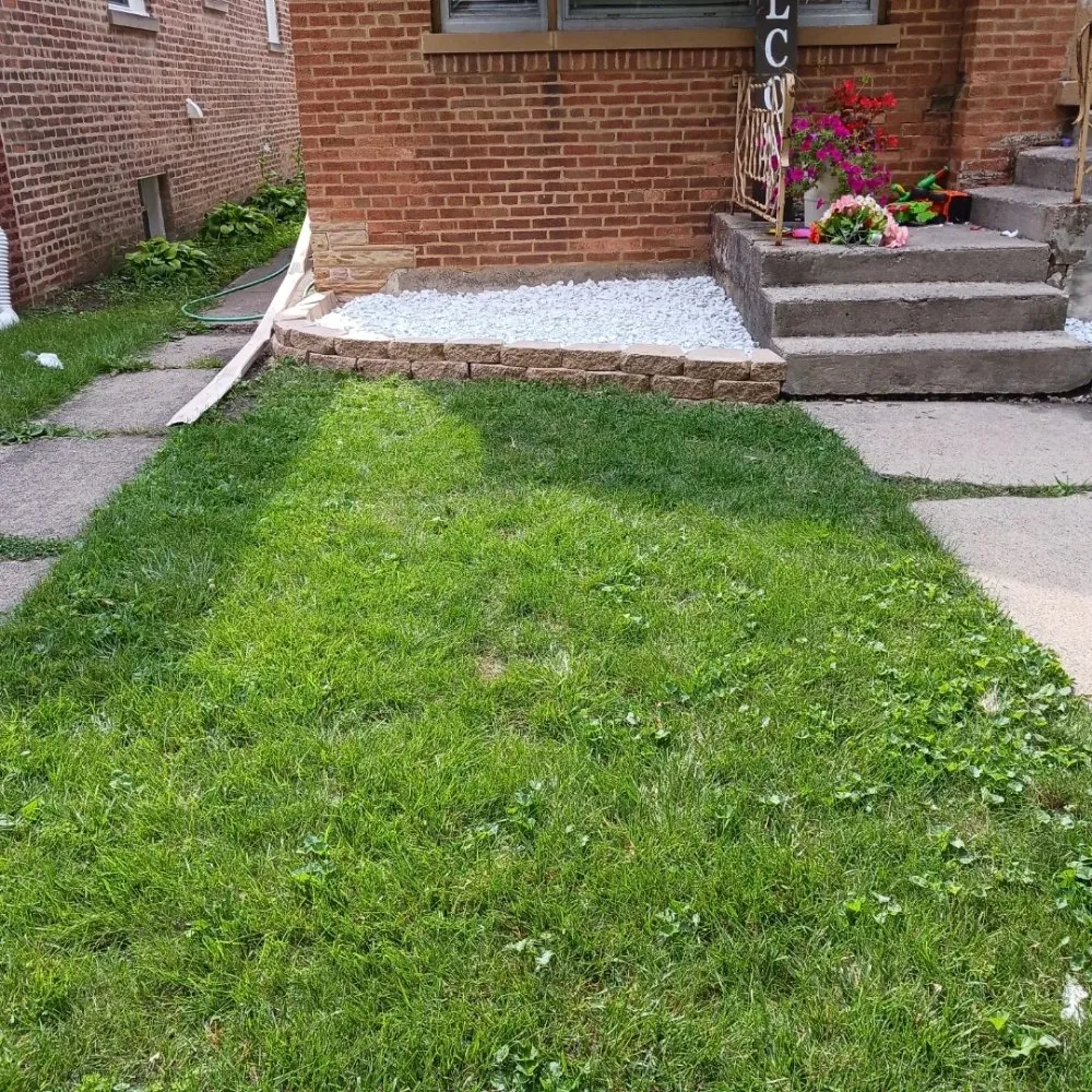 Trusted garden landscaping experts serving Chicago, IL - Brownish management & maintenance