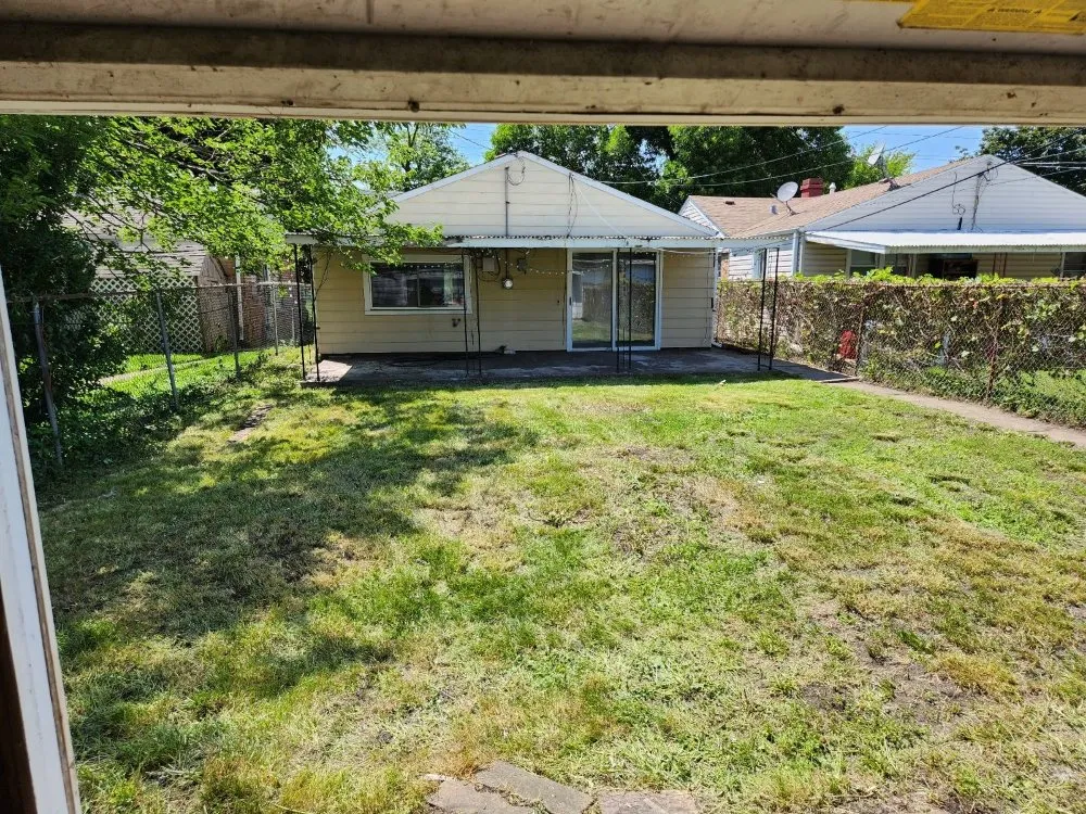 Reliable garden landscaping experts serving Chicago, IL - Brownish management & maintenance