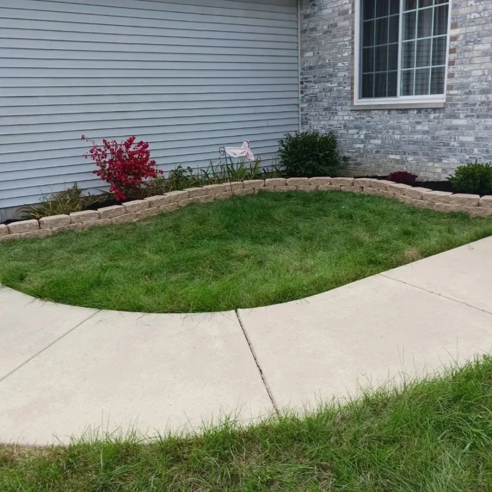 Custom residential landscaping in Chicago, IL - Brownish management & maintenance