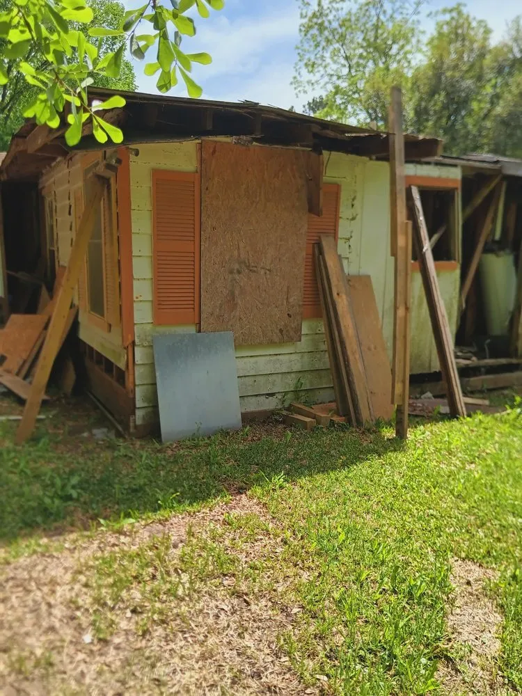 Trusted lawn care service experts serving Charleston, SC - Brown's Handyman Landscaping & Brickmason