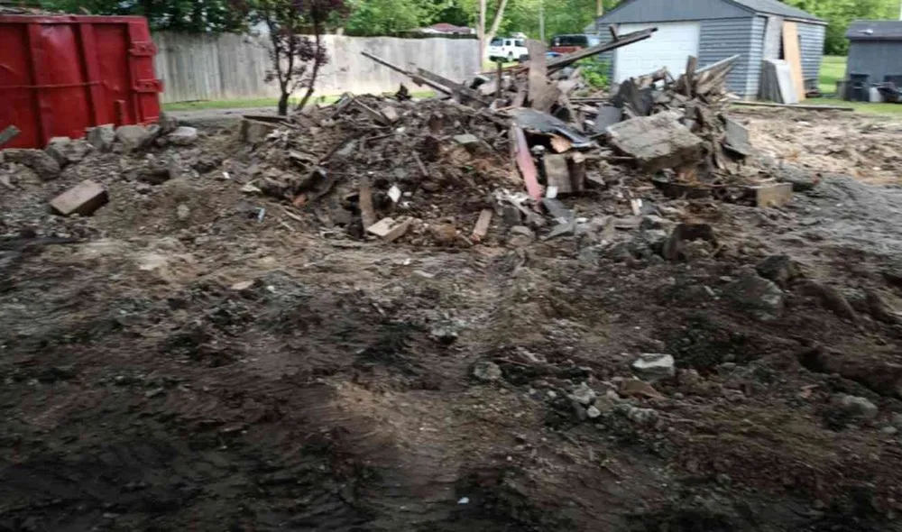 Custom yard maintenance in Brazil, IN - Browns Land Improvements