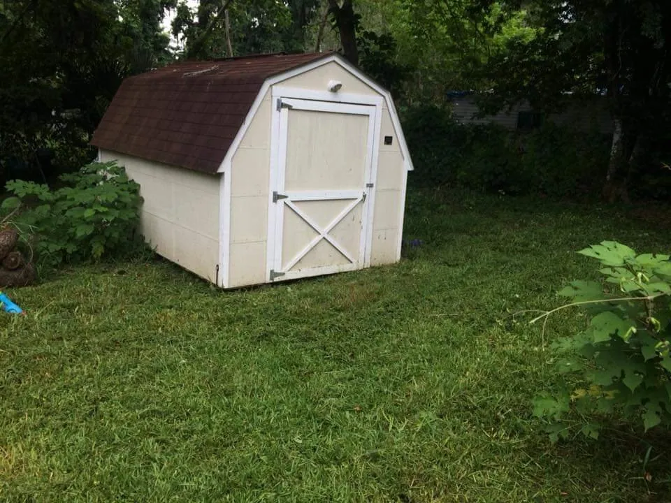 Top-rated yard cleanup service with custom design in Ocala, FL by Browns Lawn Care