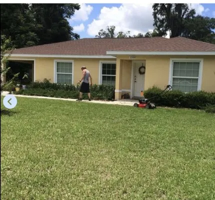 Browns Lawn Care Logo