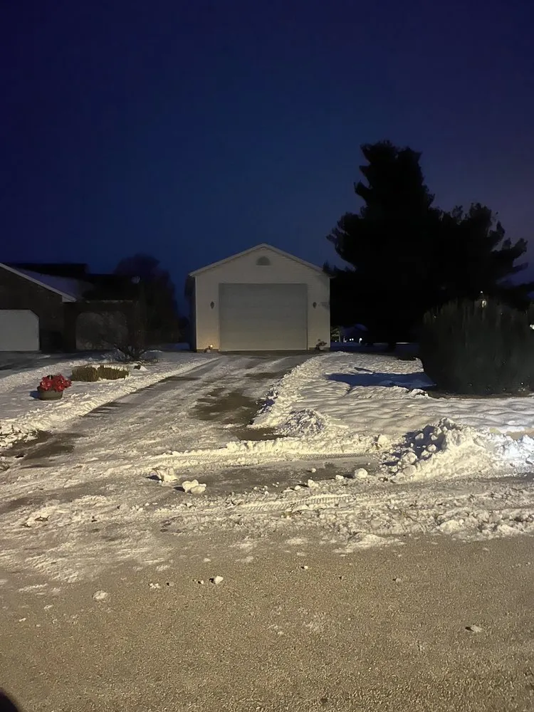 Custom yard maintenance experts serving Brighton, IL - Browns Lawncare