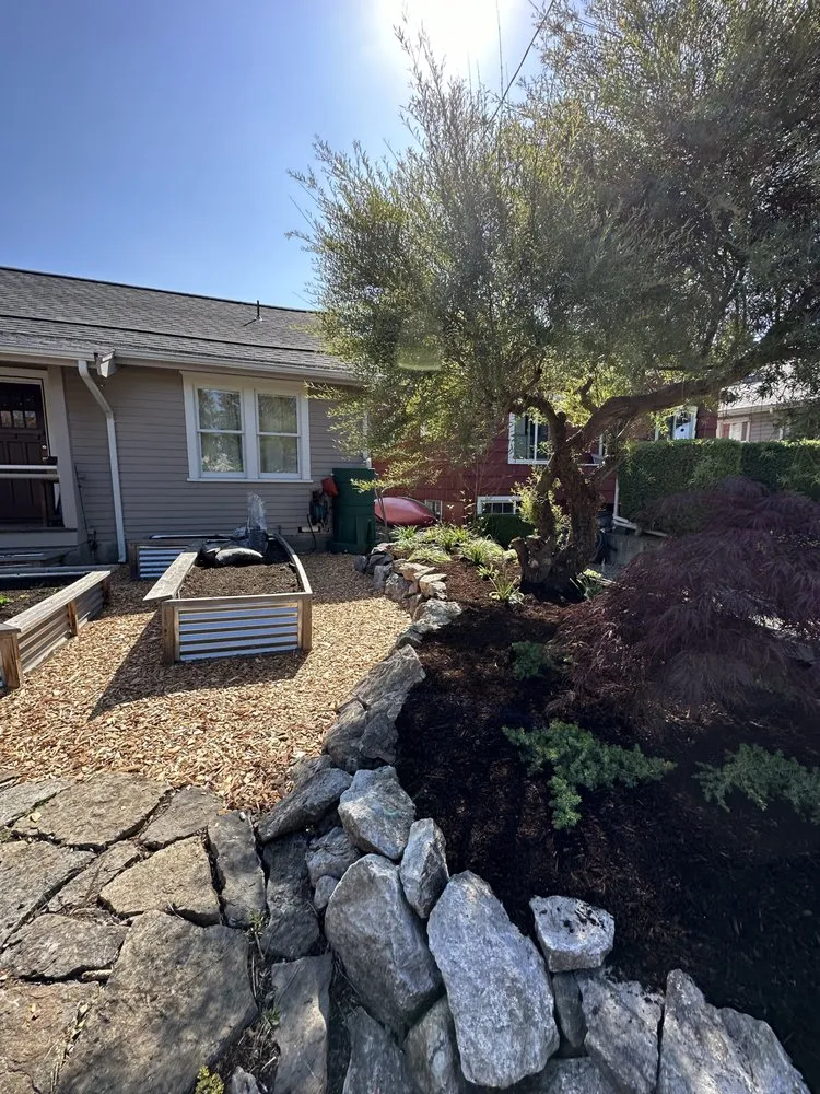 Professional lawn care service in Stanwood, WA - Brownstone L&H