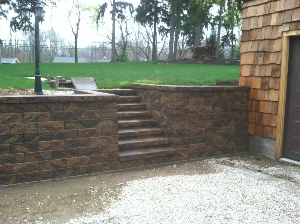 Top-rated garden landscaping experts serving Munroe Falls, OH - B.R.'s Landscape Construction