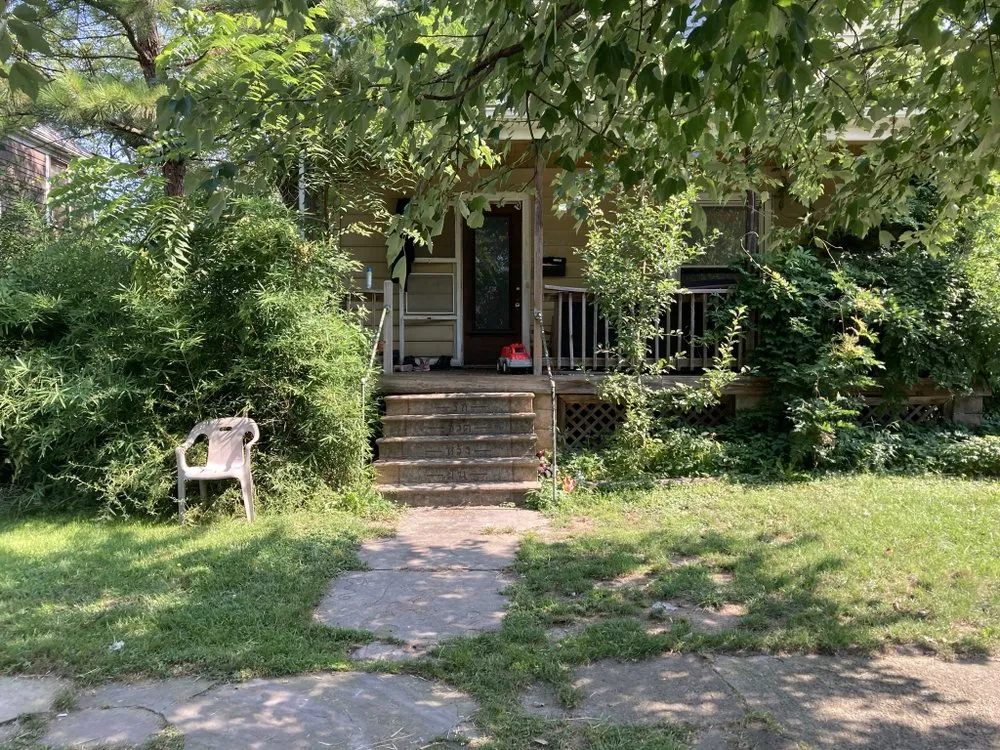 Affordable lawn mowing service with custom design across Elyria, OH - Bruce Jr