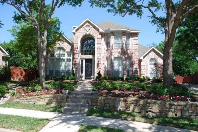 Expert lawn care service experts serving Plano, TX - Bruce Landscaping and Maintenance