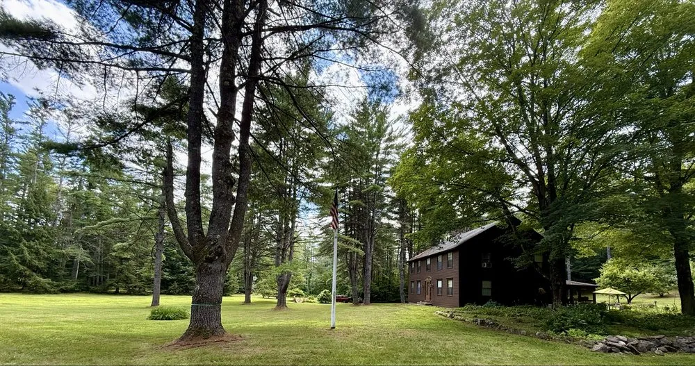 Top-rated yard maintenance in Hinsdale, NH - Bruces Property Services