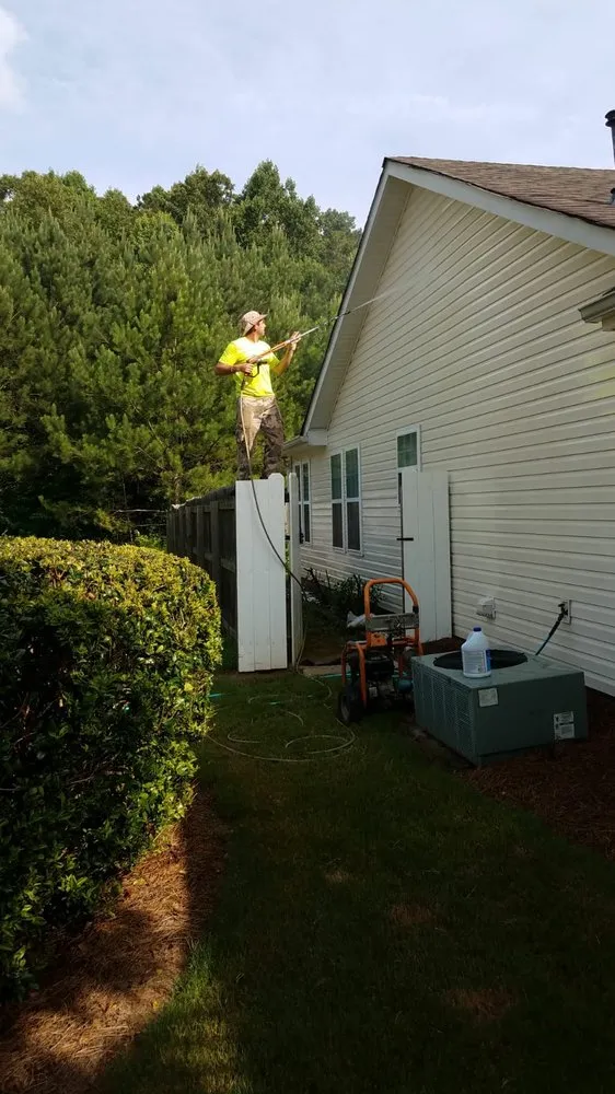 Local yard cleanup service experts serving Acworth, GA - Bruno The Yard Man
