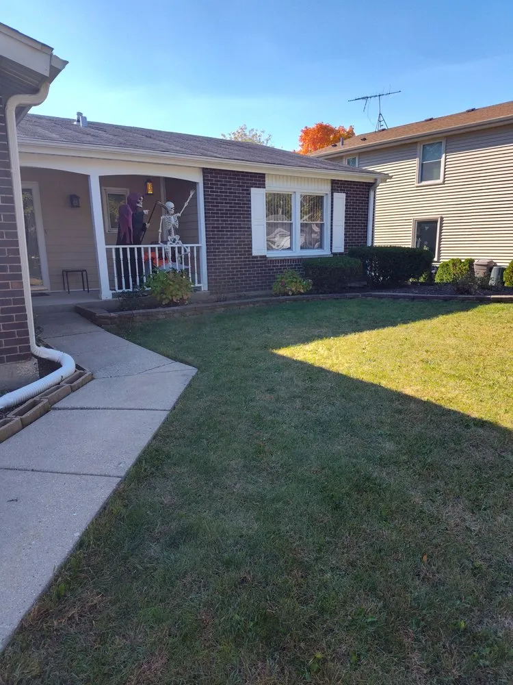 Reliable yard cleanup service in Round Lake Beach, IL - Brunos Landscaping