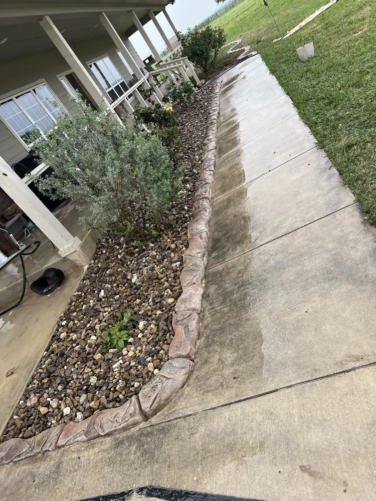 Expert yard cleanup service for beautiful yards in Pleasanton, TX by Brush Country Curbs & Borders