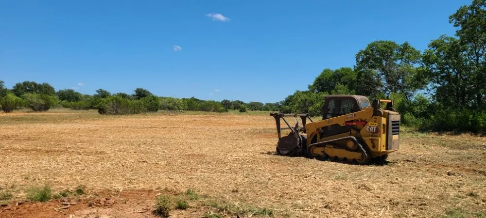 Trusted landscaping services in Clyde, TX - Brushless Mulching Service