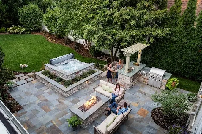 Professional outdoor landscaping experts serving Wheaton, IL - Bruss Landscaping