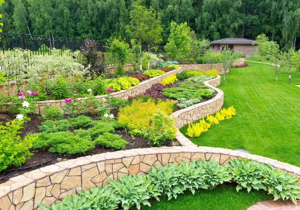 Professional yard maintenance in Cuyahoga Falls, OH - BruZiv Landscaping