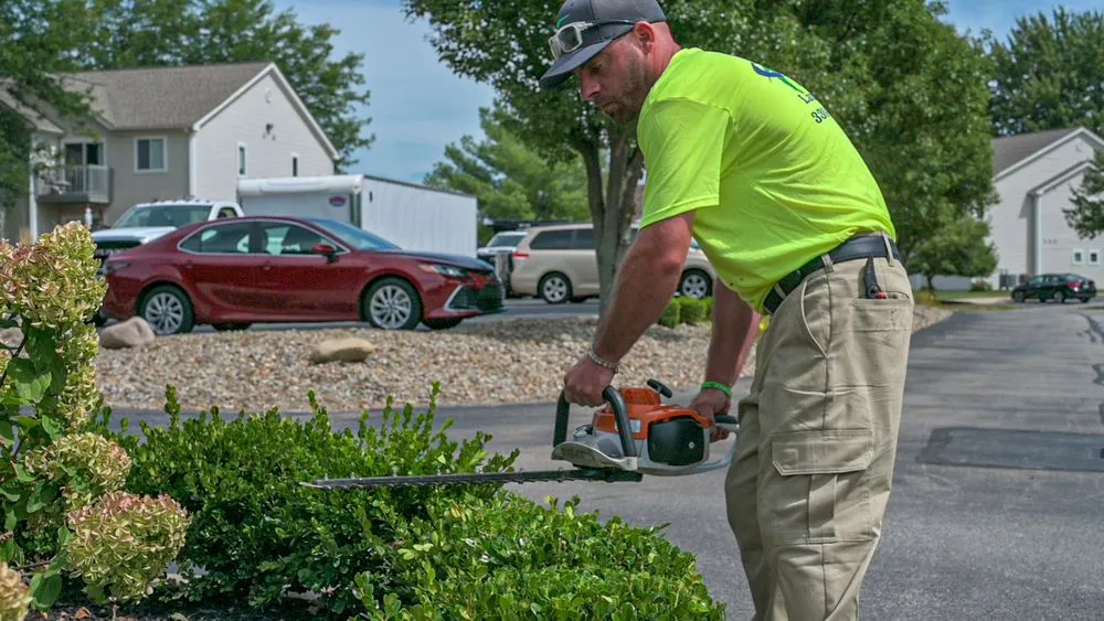 Professional yard maintenance in Mentor, OH - BruZiv Landscaping