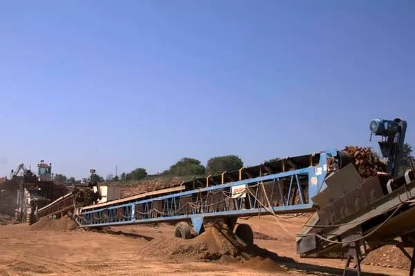 Custom landscape installation near you in Shakopee, MN by Bryan Rock Products - Shakopee/Hwy 169 Quarry