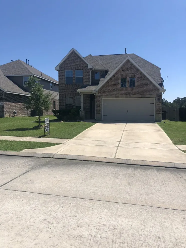 Affordable garden landscaping in Houston, TX by Bryan's Lawn Care & Service